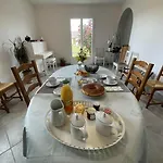 Chez Evelyne Et Titou Borderes